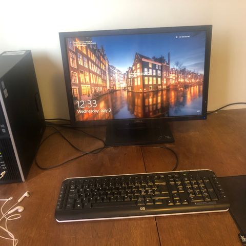 STASJONÆR HP PC MED SKJERM, TASTATUR OG MUS