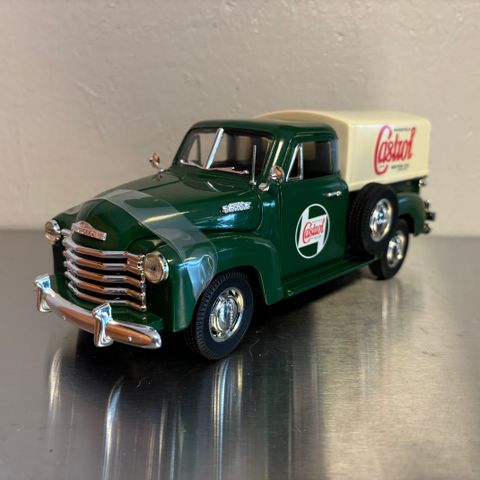 1:18 Chevrolet Bache med Castrol reklame fra Solido selges