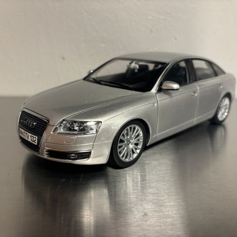 1:18 Audi a6 fra Norev selges