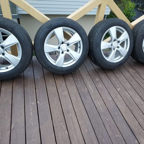 Reservert 17" sett med sommerdekk til VW T5 T6