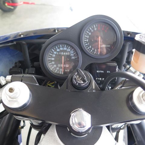 Ønskes kjøpt: Suzuki GSXR-750 front og speedometer