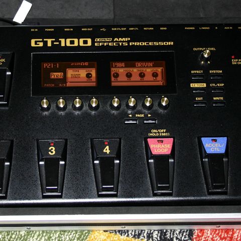 Boss GT 100 with flight case