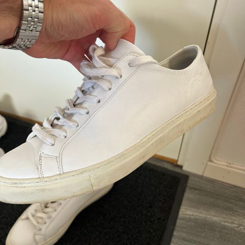 Flotte hvite sneakers fra Filippa K til herre, str. 42