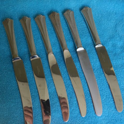 6 store bestikk kniver i Sølv   merke Rådhus med vifte