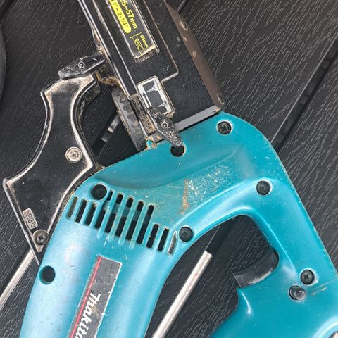 Makita 6833 skruautomat