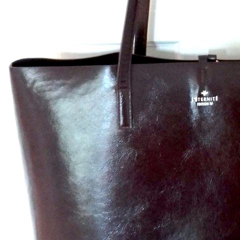 Nydelig, Stilren Veske i Skinnimitasjon! Shopper, Casual