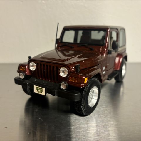 1:18 Jeep Wrangler Sahara fra Maisto selges