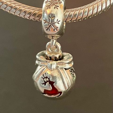 Pandora charm «Christmas Prancing Reindeers» dangle