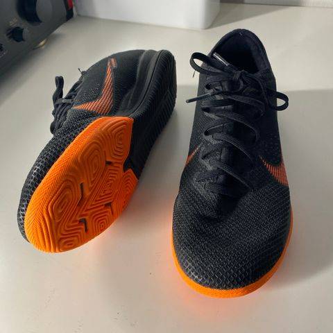 Futsal/Gymsko/Fotballsko Nike MercurialX inndoor str. 38,5