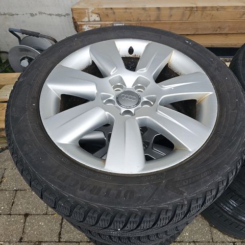 Dekk på alufelg 225/55R17