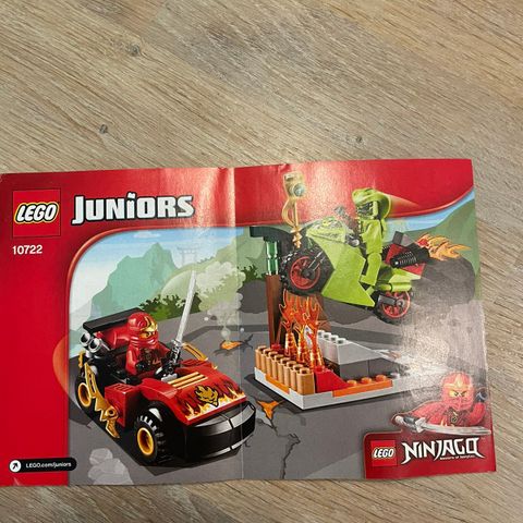 Lego Juniors - 10722 Den Gylne Slangestaven - 100% komplett