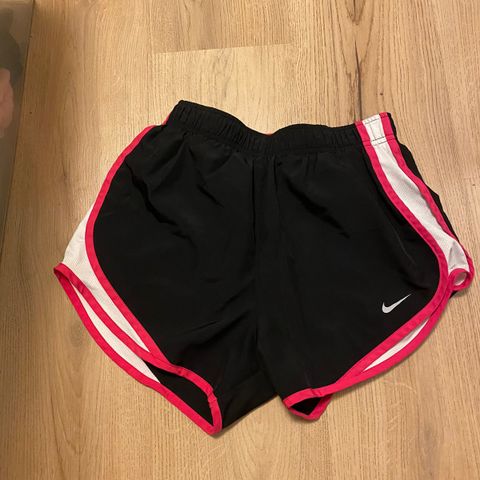 Nike shorts S