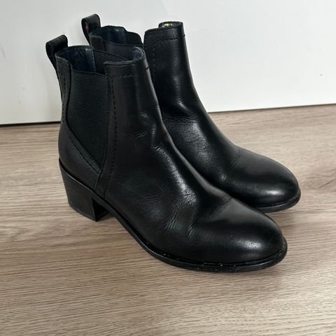 Tommy Hilfiger Boots str 36 selges BILLIG!