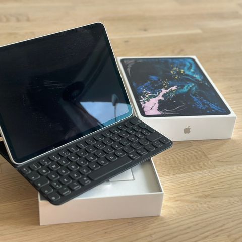 iPad Pro 11" (Wi-Fi + Cellular) 2018 + Smart Keyboard Folio