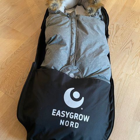 Easygrow grey melange vognpose og matchende håndmuffer