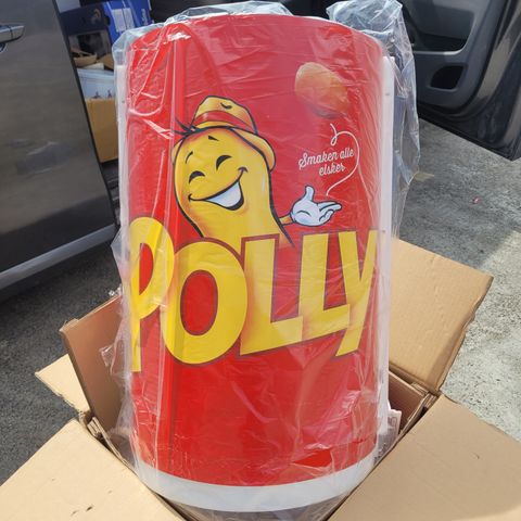 Polly peanøtter dispenser.