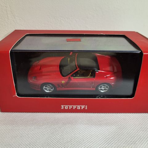 1:43 IXO Ferrari 575 Super America