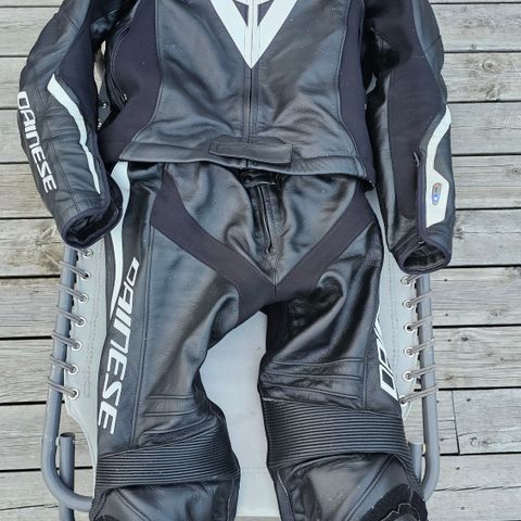 Dainese Avro D-Air todelt skinndress med integrert airbag