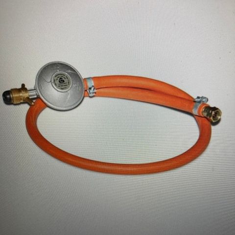 Weber adapterslange og regulator, til gassgrill. Nyinnkjøpt, ubrukt - s.kr.500,-