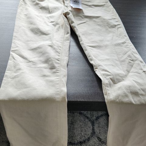 Mange fine bukser til salg