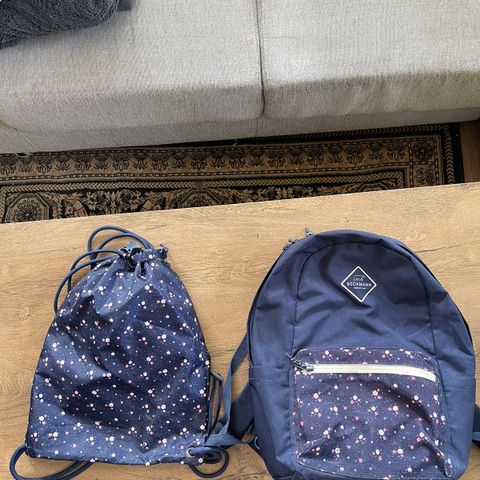 Ryggsekk (m. regntrekk) og sportsbag fra Beckmann