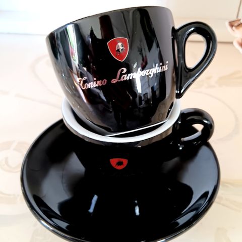 Lamborghini koffe kopper med tallerken,  2 stk. Ny, uten emballasje. 400kr