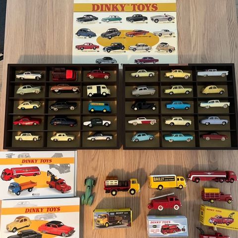 Dinky Toys modellbiler m/tilbehør selges samlet, 37 biler.