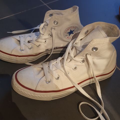 Hvite Converse