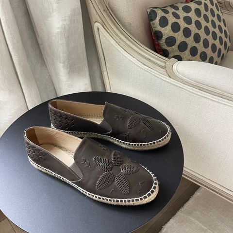 Fantastisk fine Espadrillos/sko fra Bottega Veneta selges!