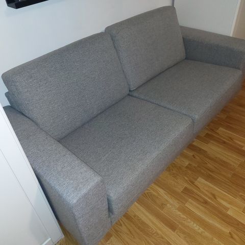 Sofa Grå nesten ubrukt Gi gjerne bud