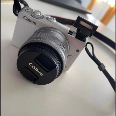 Canon eos M100