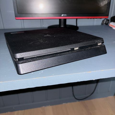 PlayStation 4 slim