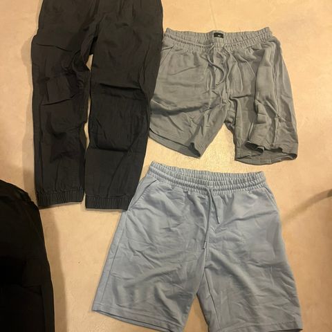 Pent brukt shorts og bukse str M