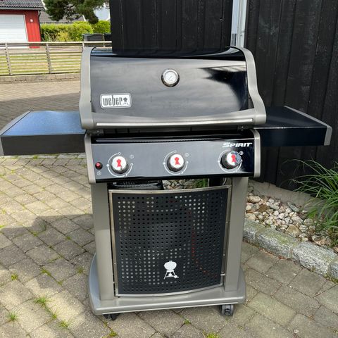 RESERVERT TIL TORS 11. jul Weber spirit gassgrill