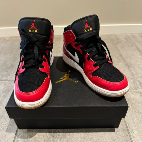 AIR JORDAN 1 MID, str 36,5