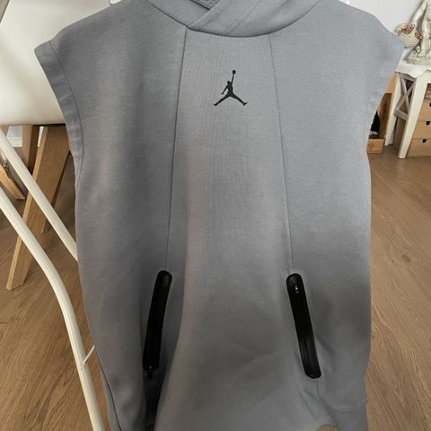Jordan sleeveless og superdry hoodie