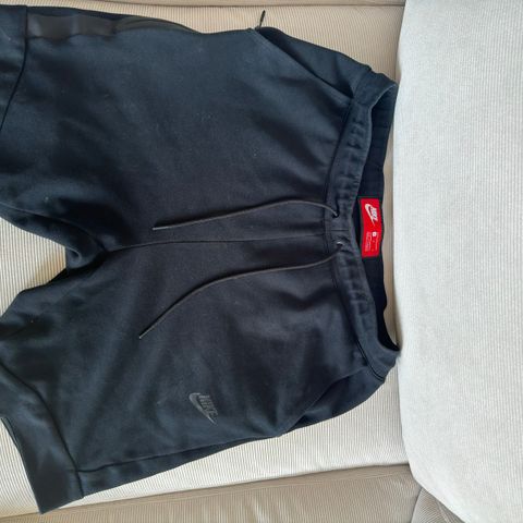 Nike Tech Fleece shorts str M