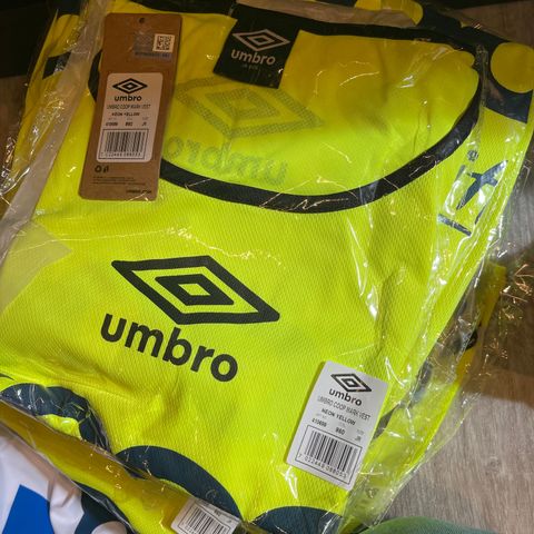 18 reflelsvester umbro junior