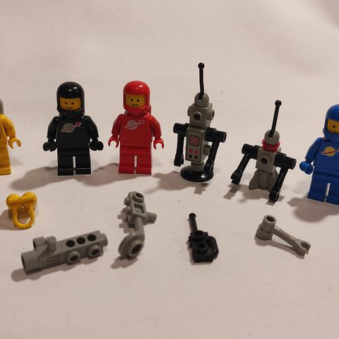 Minifigure Pack (6702)fra Lego Classic Space