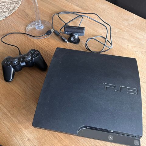 PlayStation 3 med konsoll og kamera