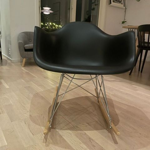 EAMES gyngestol