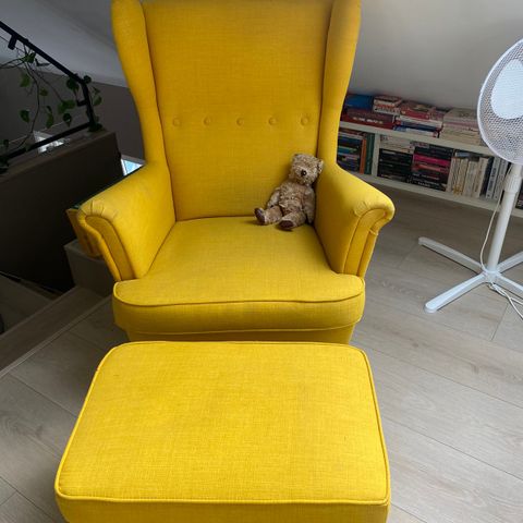 Kul og gul  lenestol fra IKEA