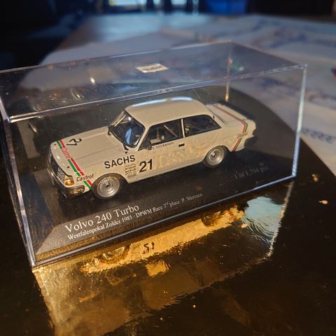 Volvo 240 turbo fra minichamp