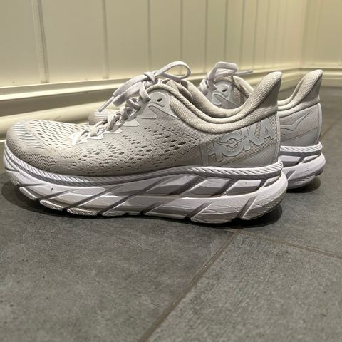 Hoka Clifton 7 i str 40 (dame)