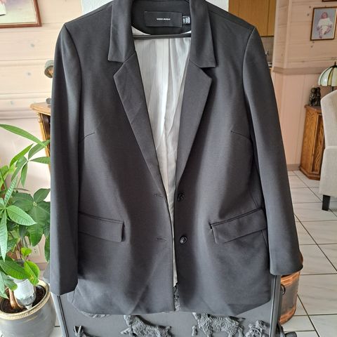 Ny Vero Moda blazer.