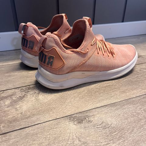 Puma sko str 38,5