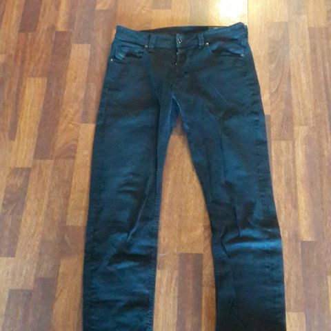 Diesel Larkee 31/32, som ny