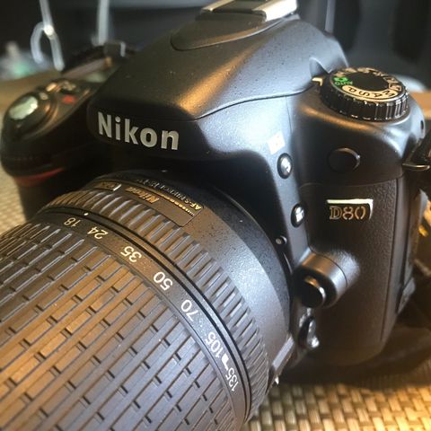 Nikon D80 og D70   gi Bud