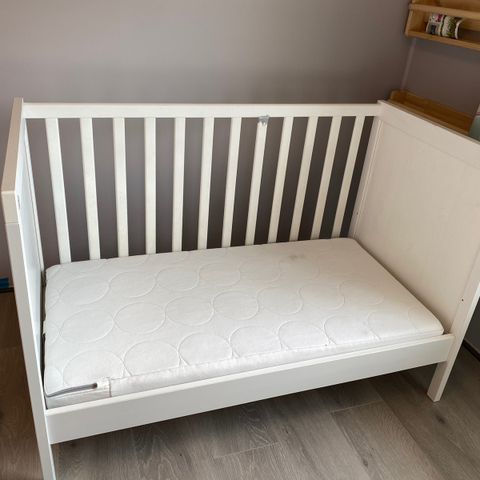 Ikea Sundvik babyseng / Sprinkelseng, hvit, 60x120 cm