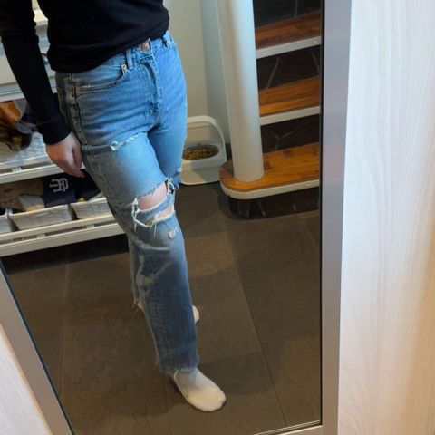 Distressed straight leg jeans (petite)